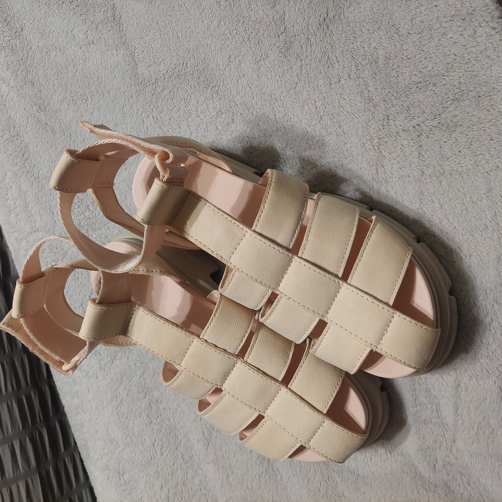 UGG Ashton Rosy Beige Platform Leather Sandals